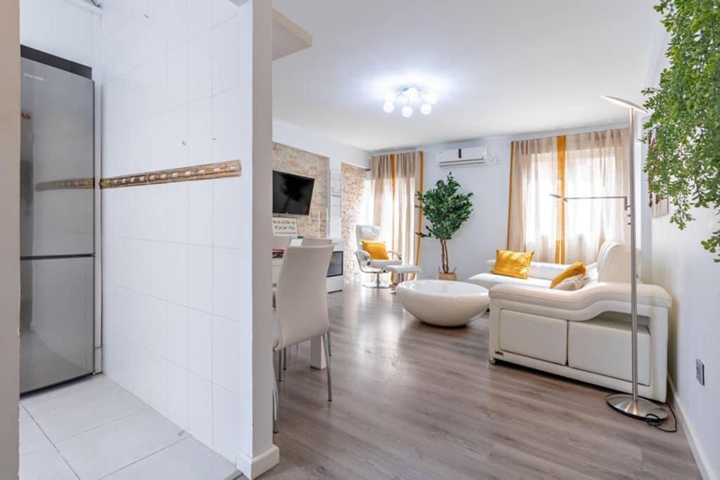 Triana Maestro Deluxe By Valcambre Apartment Seville Exterior photo